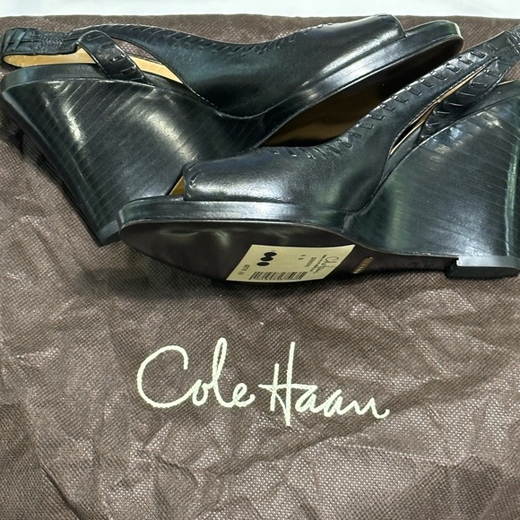 Cole Haan Women's Black Slingback Peep Hole Wedges Leather New - Picture 4 of 8